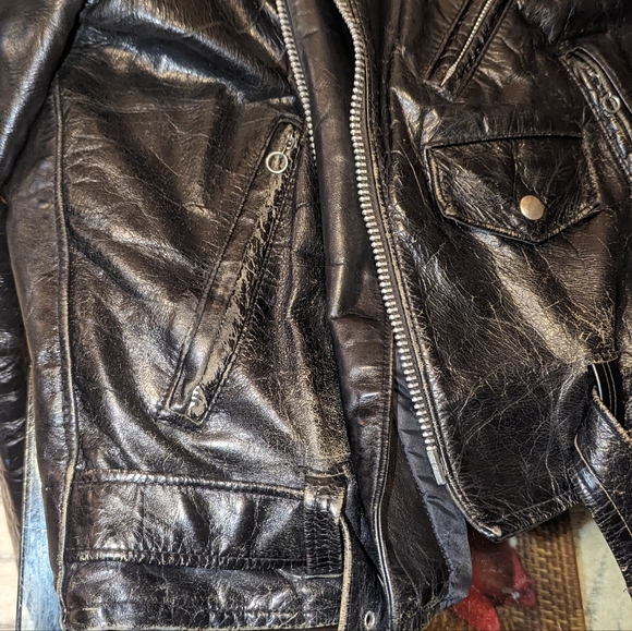 Leather Shop Classic Black Leather motorcycle Jacket. 1979 - Picture 3 of 15